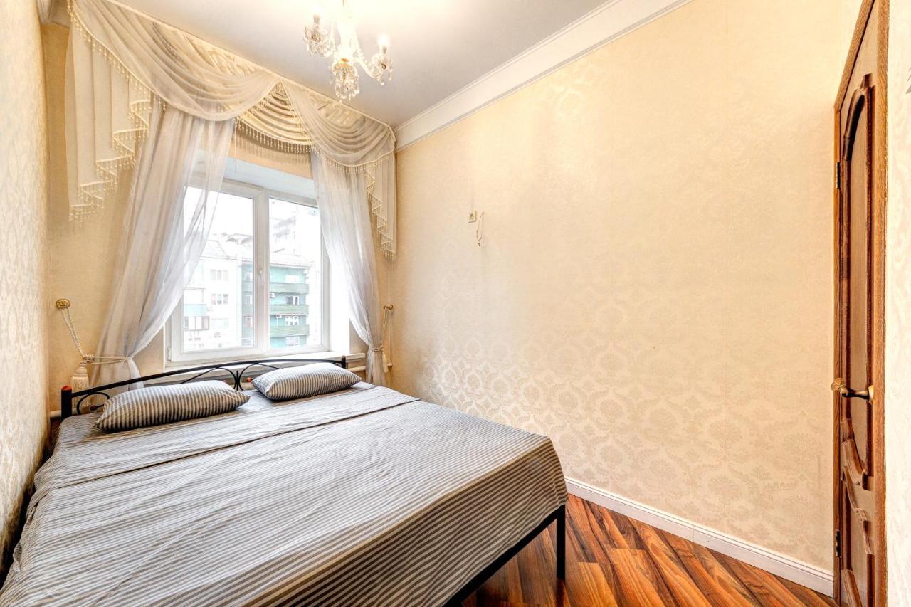 Apartments With 3 Rooms Near Palace Ukraine Kiev Exterior foto