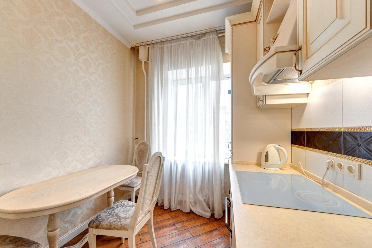 Apartments With 3 Rooms Near Palace Ukraine Kiev Exterior foto
